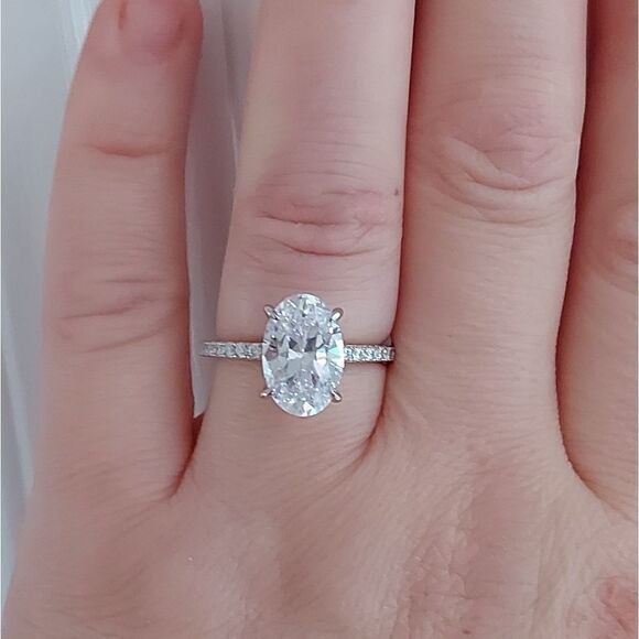 5 Carat Simulated Diamond Oval Sterling Silver Engagement Ring - Picture 4 of 16